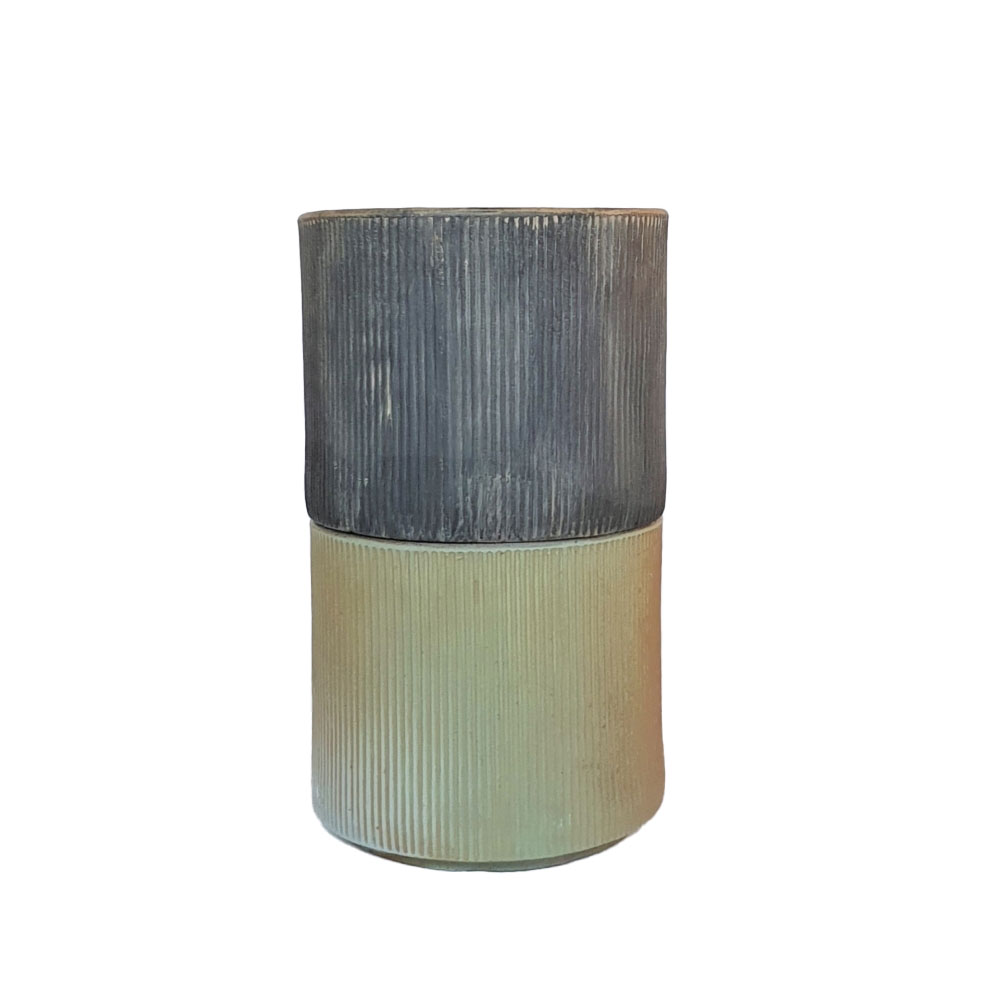 Cylinder_plantekrukke_stabel_2-krukker_46_H118_inkl.hjulplade_og_plastikinderpotte_graa_oliven_-glasur_kr.4.600-scaled-e1615464676471_x